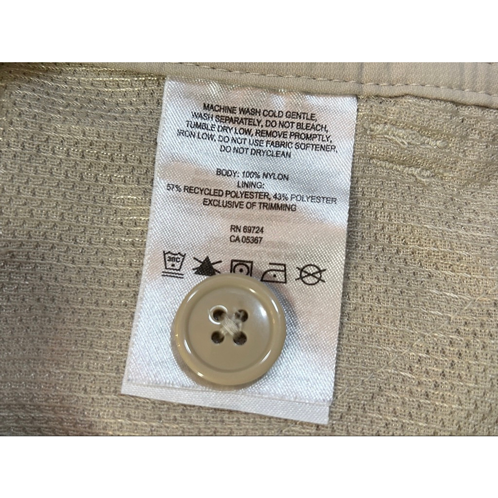 Women's Columbia Beige Hiking Cargo Shorts Size 12 - Picture 7 of 7